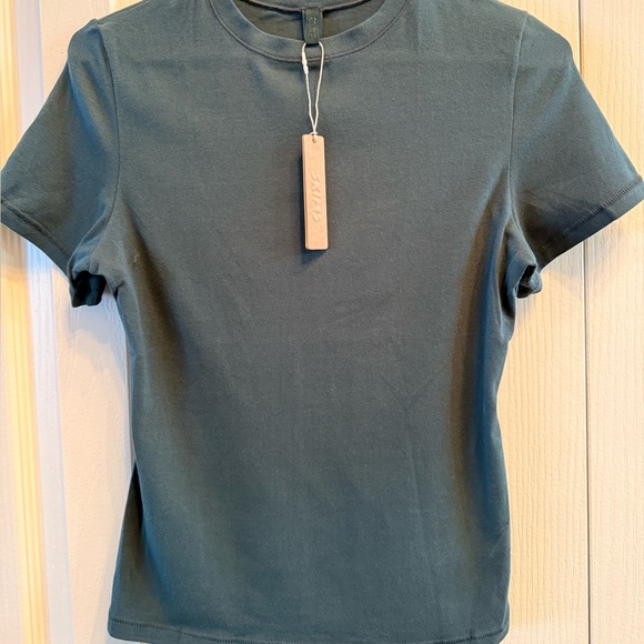 SKIMS Spruce Green Short Sleeve Top - Picture 2 of 2